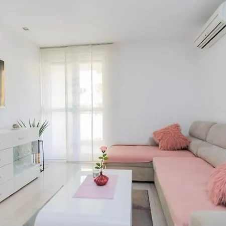 Pax Apartment