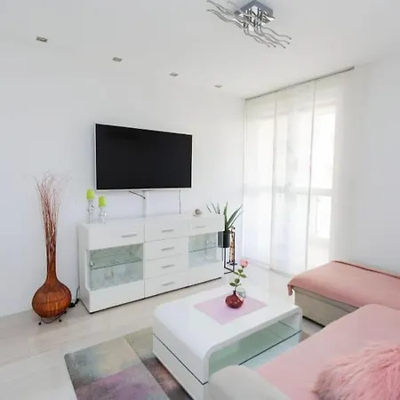 Pax Apartment