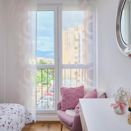 Pax By Litto Apartman